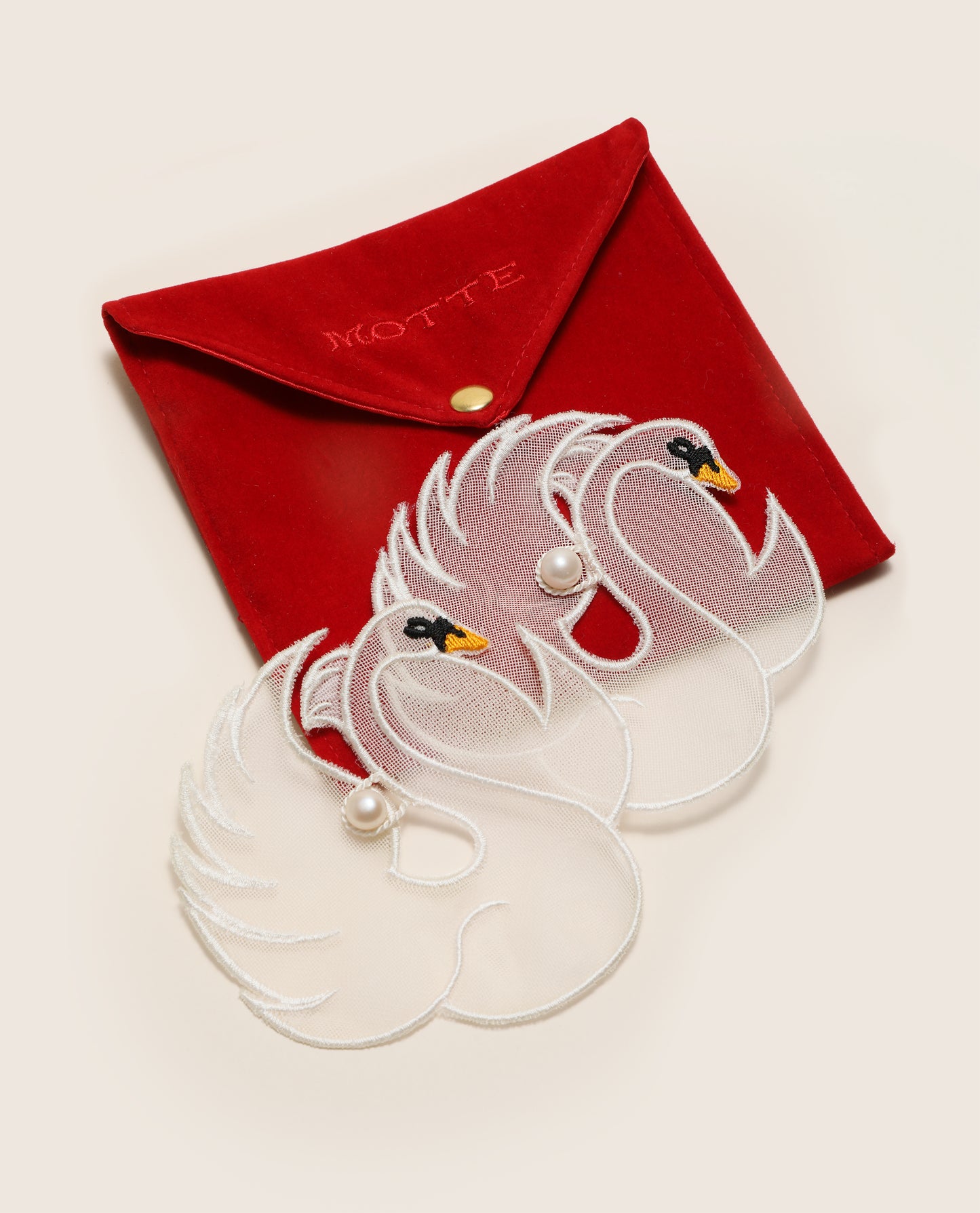 Swan Wine Bib Set - Motte Studio